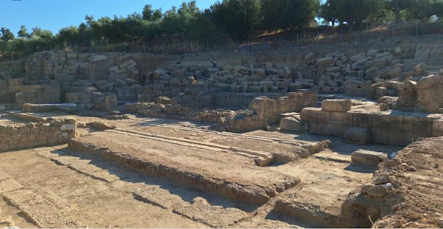 Το κοίλο του αρχαίου Θεάτρου στην Αρχαία Θουρία μετά την πλήρη ανασκαφή.