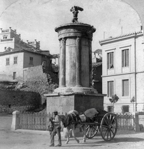 Το Χορηγικό Μνημείο του Λυσικράτη στην οδό Τριπόδων, Αθήνα, ιστορική φωτογραφία 19ου αιώνα