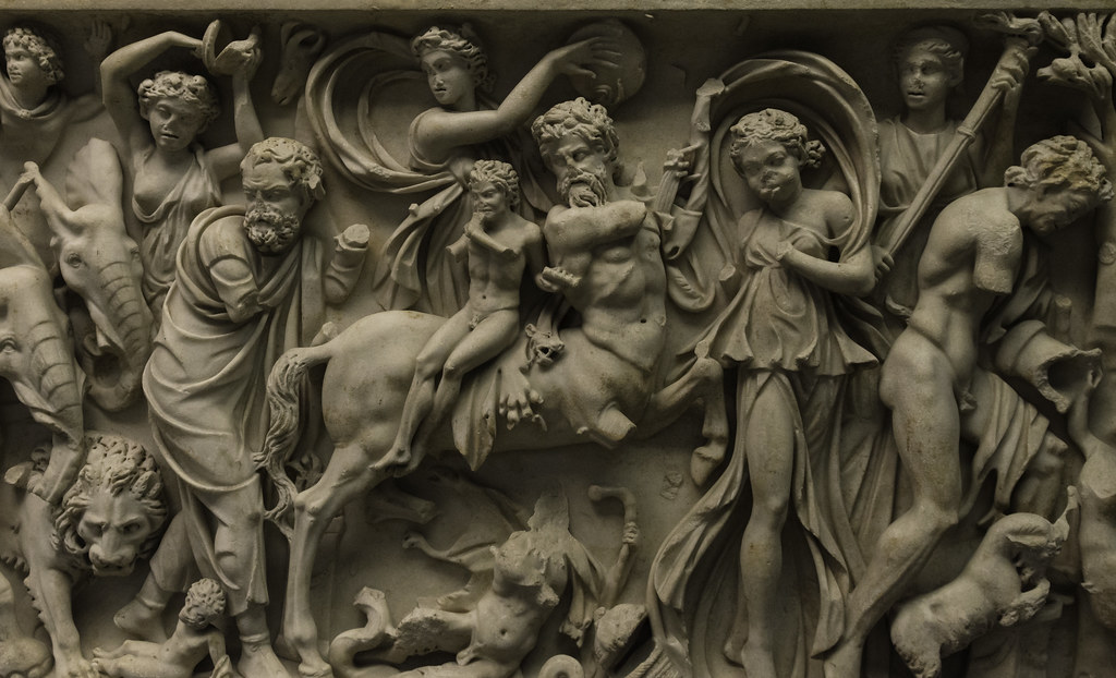 Ανάγλυφο με την εκστρατεία του Διονύσου στην Ινδία, με σάτυρους, μαινάδες, ελέφαντες και άρματα.