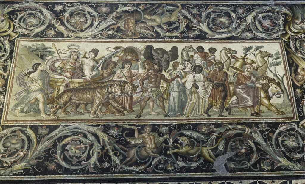 Αρχαίο ρωμαϊκό μωσαϊκό με την εκστρατεία του Διονύσου στην Ινδία, με τίγρεις, σάτυρους, ελέφαντες και πομπή ακολούθων.