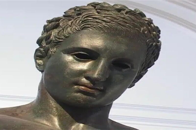 Αποξυόμενος: Το αρχαίο ελληνικό άγαλμα που βρέθηκε στην Κροατία μετά από 2.000 χρόνια