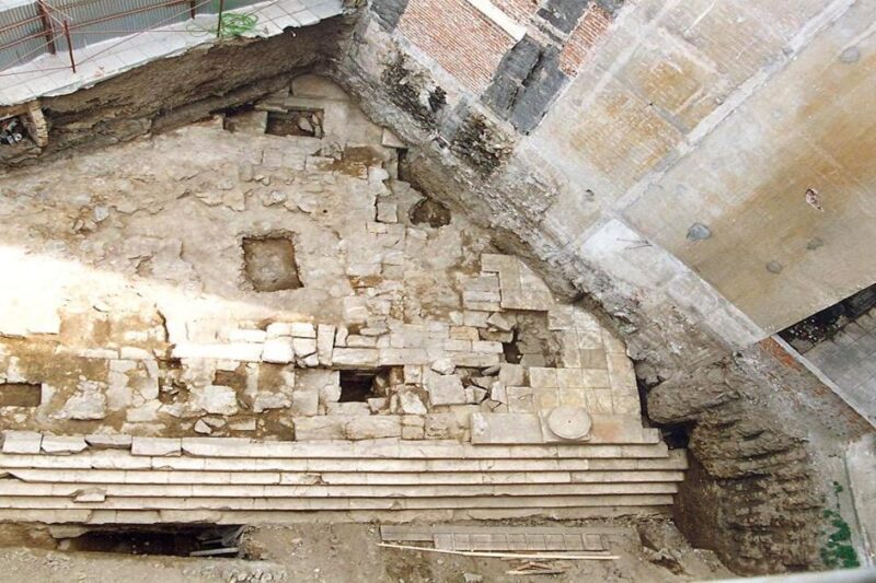 Αρχαίος ναός αποκαλύφθηκε στην πλατεία Αντιγονιδών – Νέο τοπόσημο στη Θεσσαλονίκη