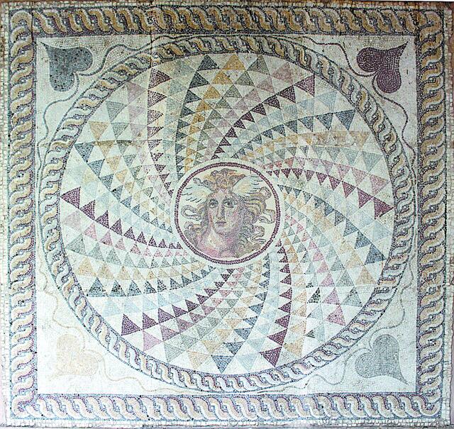 Ψηφιδωτό της Μέδουσας από τον 2ο αιώνα μ.Χ. στο Εθνικό Αρχαιολογικό Μουσείο