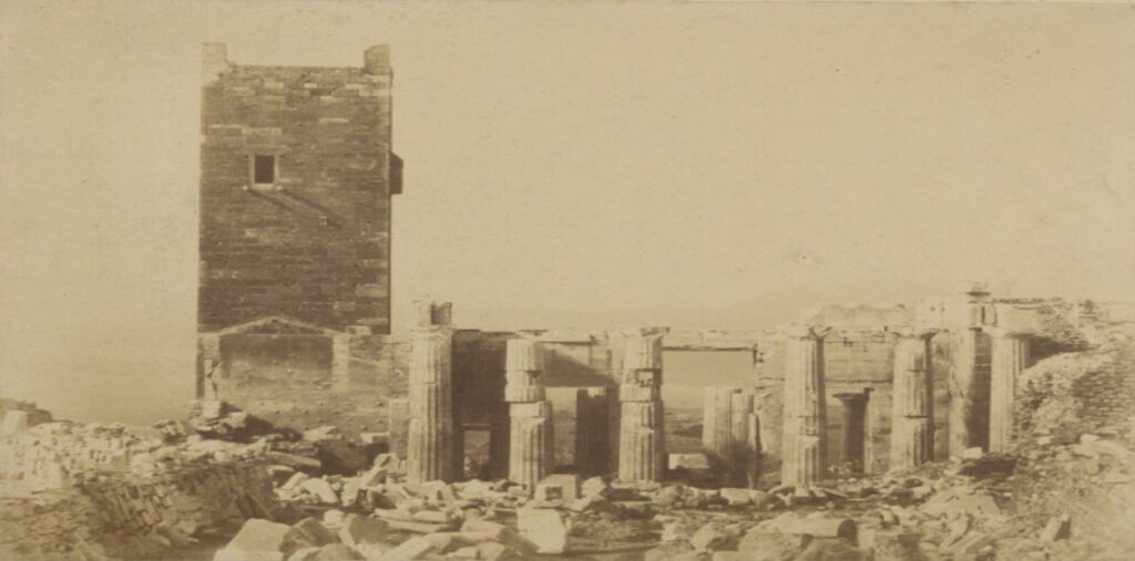 Προπύλαια Ακρόπολης, Πύργος Φράγκων φωτογραφία, Φίλιππος Μαργαρίτης, ιστορικό ντοκουμέντο 1860