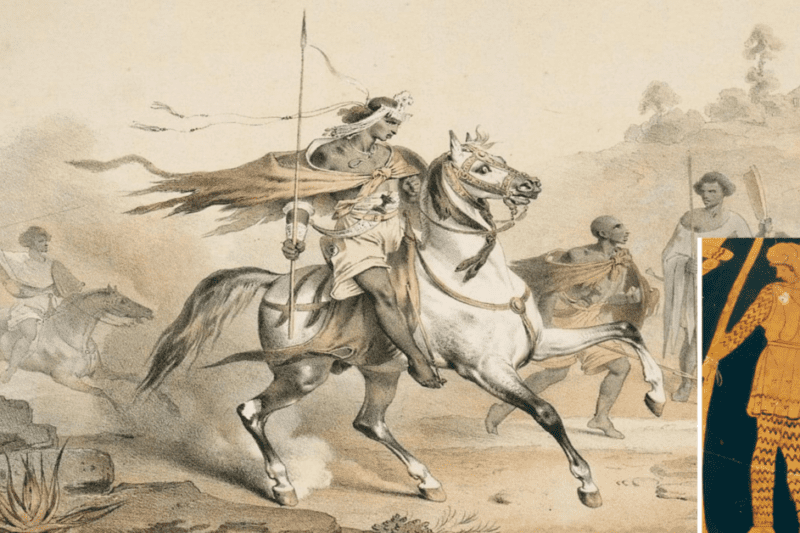 Σύνθετη εικόνα που απεικονίζει στην αριστερή πλευρά μια έγχρωμη λιθογραφία με έναν έφιππο πολεμιστή που κρατά δόρυ, πλαισιωμένο από άλλες μορφές σε τοπίο, και στη δεξιά πλευρά (ένθετη) μια λεπτομέρεια από αρχαίο ελληνικό αγγείο που δείχνει μια μορφή με παραδοσιακή ενδυμασία.