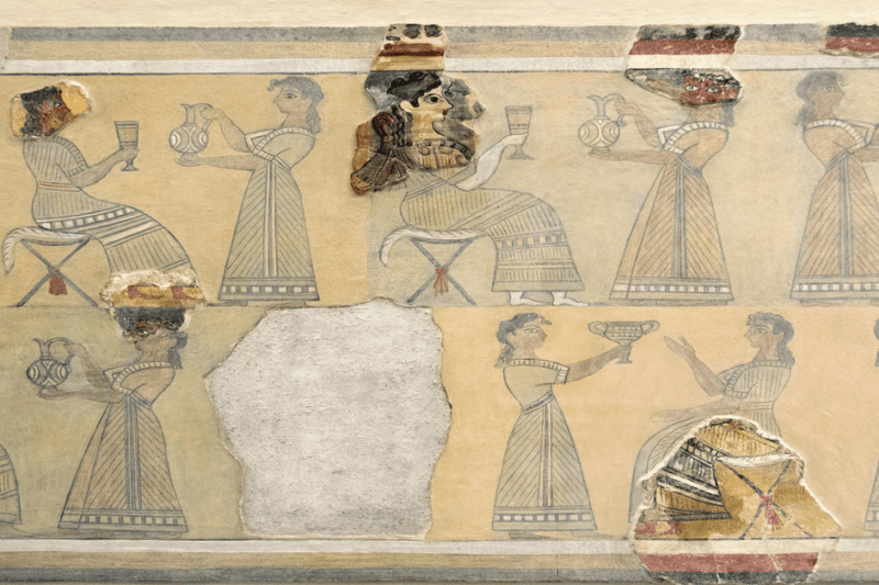 Αναπαράσταση της Τοιχογραφίας των Πτυσσόμενων Δίφρων από την Κνωσό.