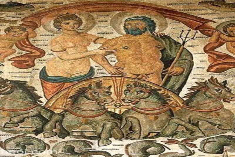 Αρχαίο ρωμαϊκό ψηφιδωτό που απεικονίζει τον Ποσειδώνα με τρίαινα και τη νύμφη Βερόη (σε ρόλο Αμφιτρίτης) σε τέθριππο που σύρεται από θαλάσσια πλάσματα, πλαισιωμένο από ερωτιδέα.